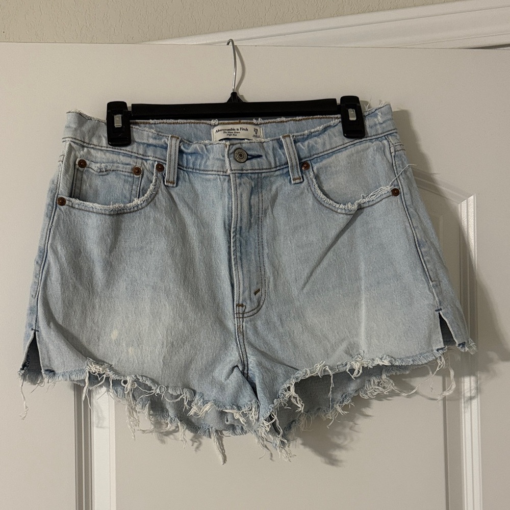 Abercrombie & Fitch The Mom Short High Rise